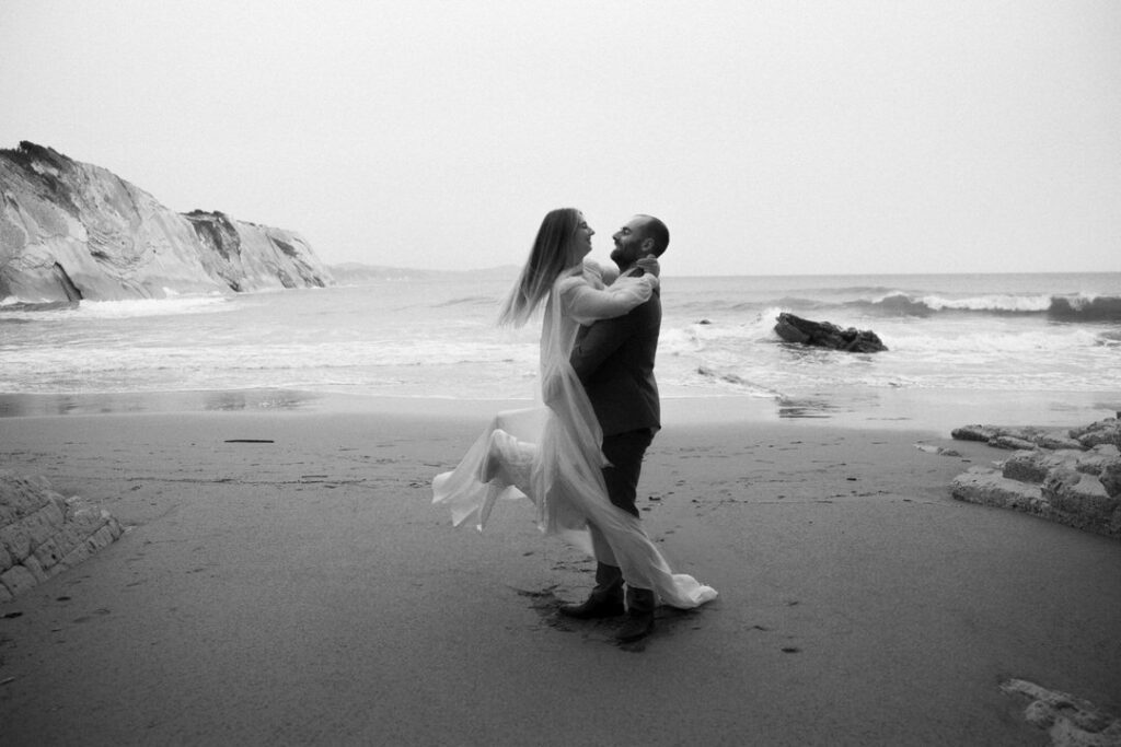 Postboda en el Flysch de Zumaia